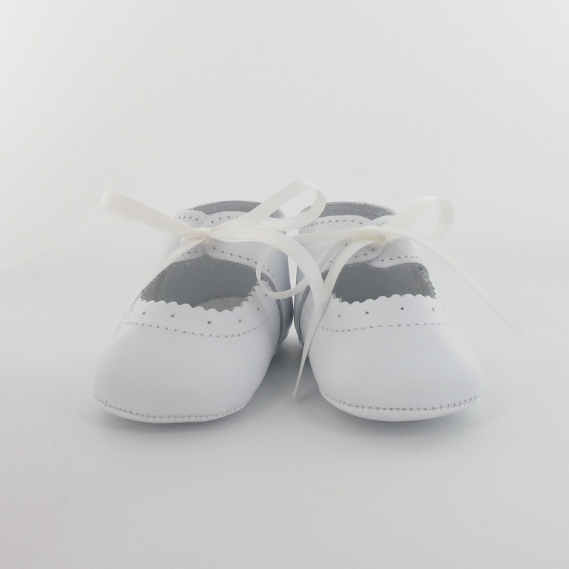 chausson-bebe-ballerine-en-cuir-lisse-classique-blanc (1)